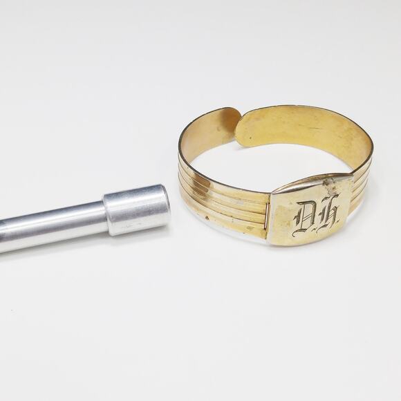 1930s Hinged Brass Bracelet Engraved Monogram Patent Design Vintage Jewelry - Picture 7 of 10